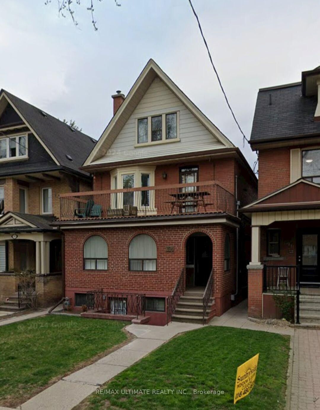 Property Photo: 394 Sunnyside Avenue 4 ON M6R 2S1