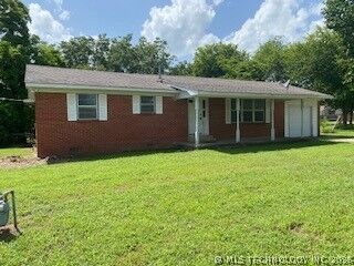 Property Photo:  722 N Broadway Street  OK 74436 