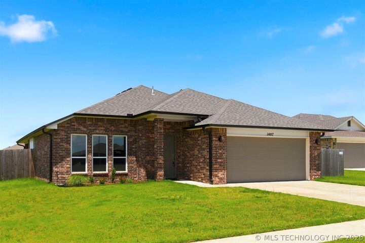 Property Photo: 1407 E 150 Street S OK 74033
