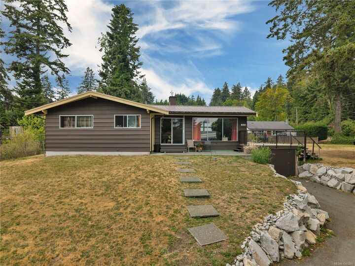 Property Photo: 3479 Fraser Rd BC V9N 9P5
