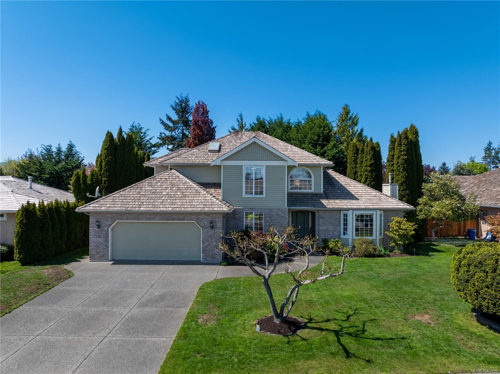 Property Photo: 729 Crown Isle Dr BC V9N 8R5