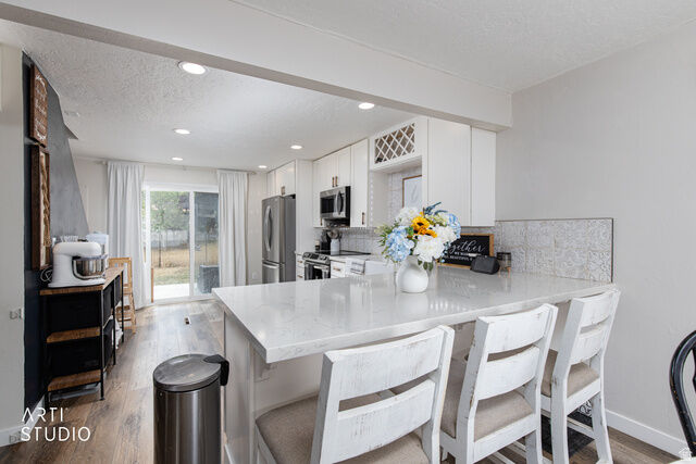 Property Photo: 412 N 600 E UT 84302