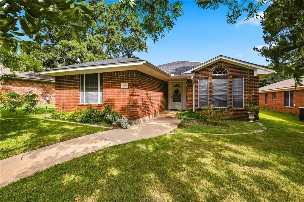 Property Photo: 1821 Gettysburg Lane TX 77802