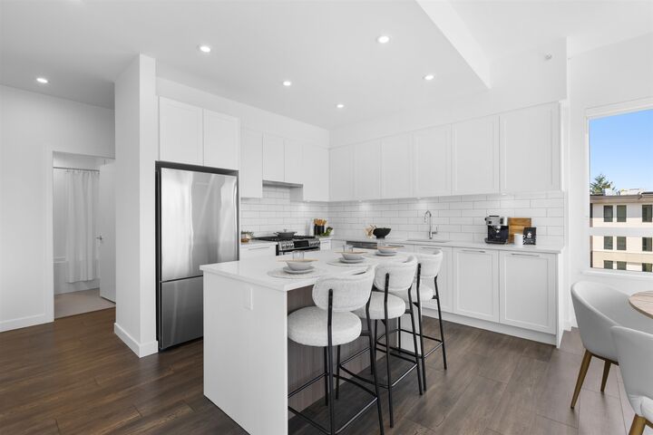 Property Photo: 32174 George Ferguson Way 504 BC V2T 0L3