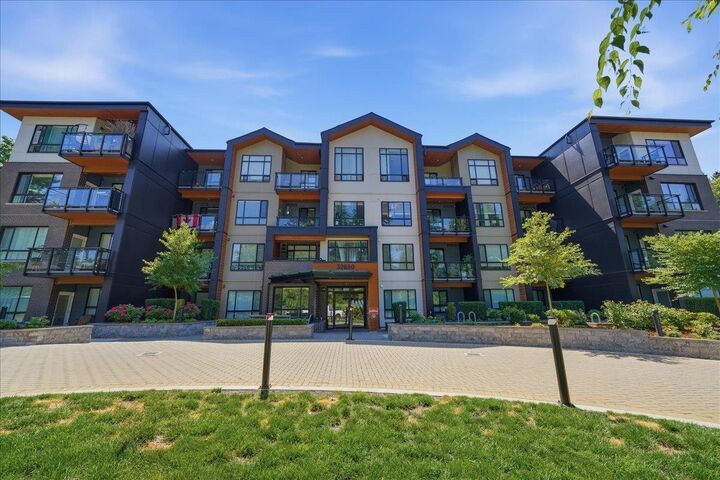 32690 14th Avenue 224 — photo 1