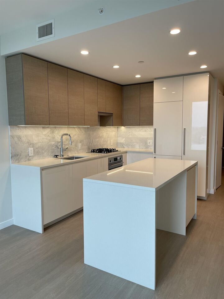 Property Photo: 2186 Gilmore Avenue 1804 BC V5C 0N7