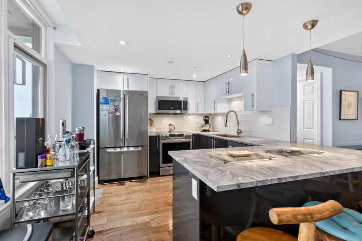 Property Photo: 13880 101 Avenue 1904 BC V3T 5T1