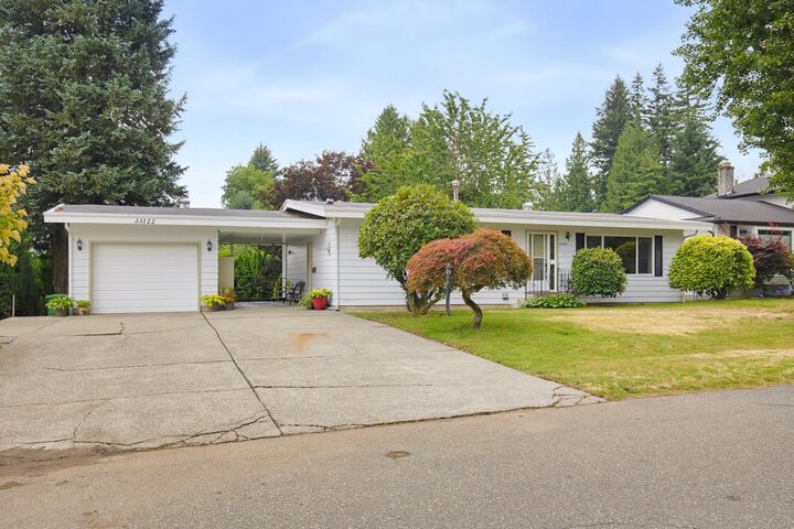 Property Photo: 33122 Edgewood Avenue BC V2S 8B4