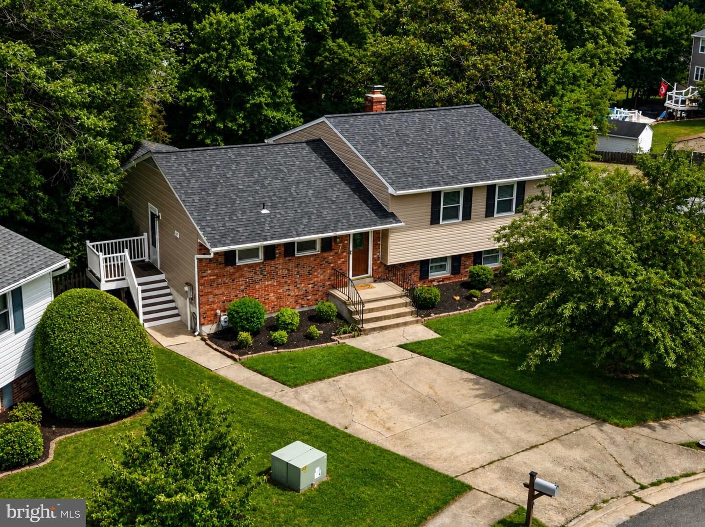 Property Photo: 7 Krisswood Court MD 21236