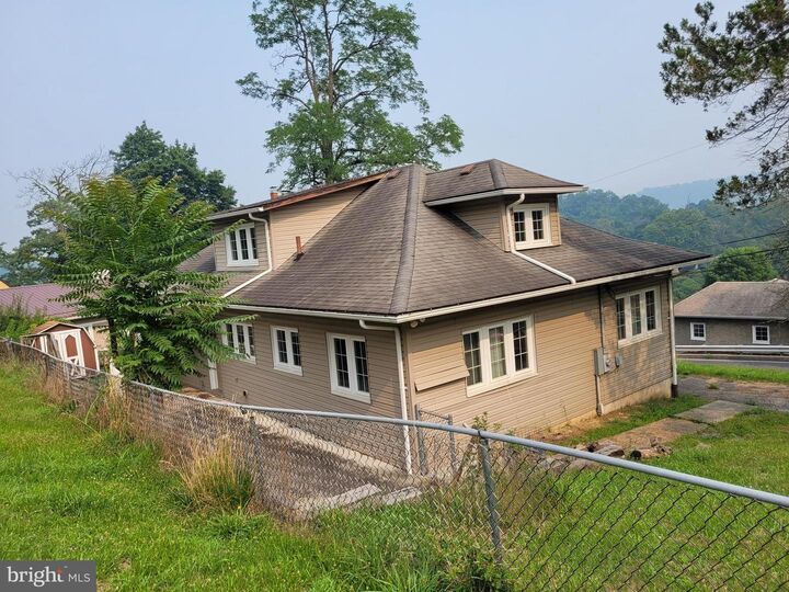 Property Photo: 885 Braddock Road MD 21502