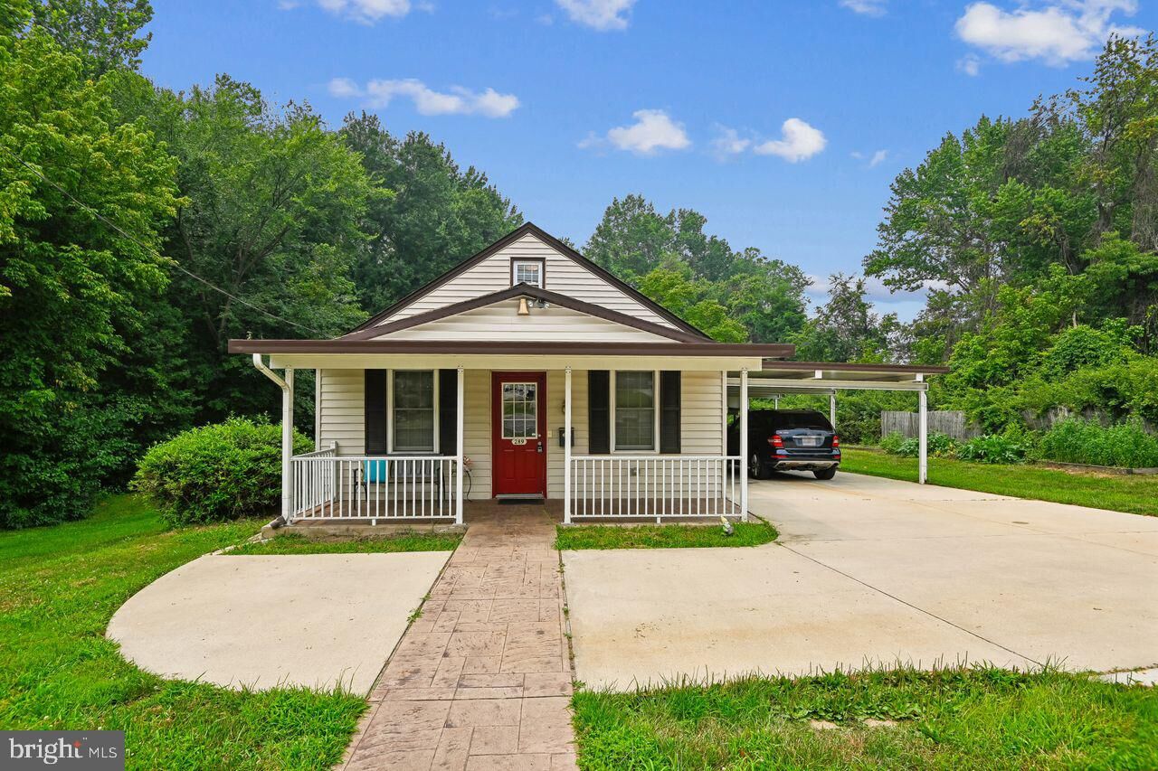Property Photo: 289 Brock Bridge Road MD 20724