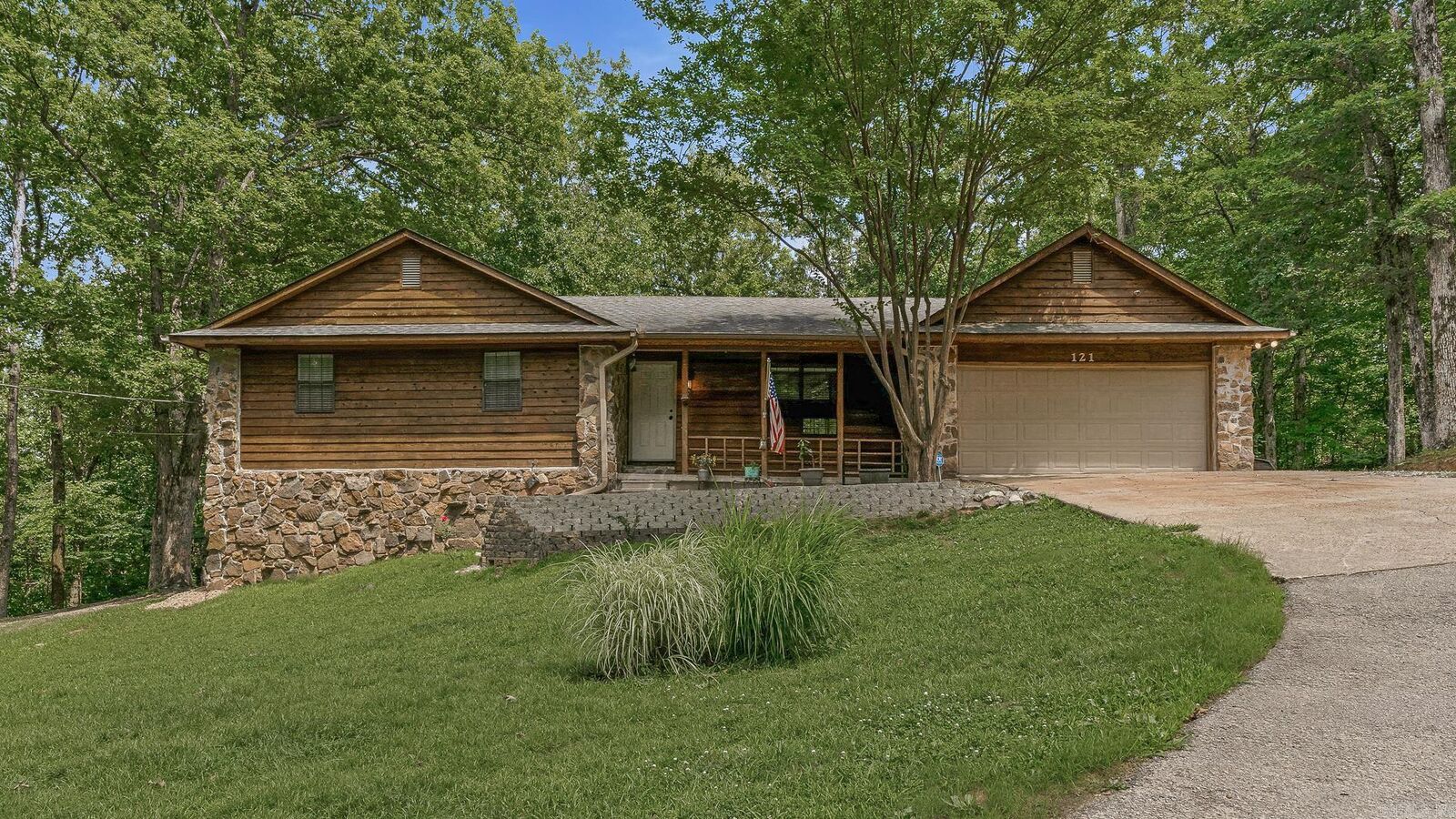 Property Photo:  121 County Road 465  AR 72404 