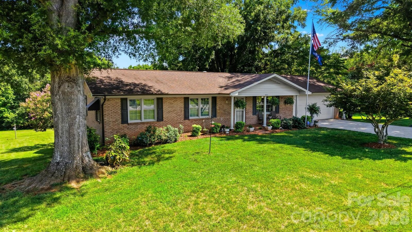 Property Photo: 3210 W Calvin Street NC 28610