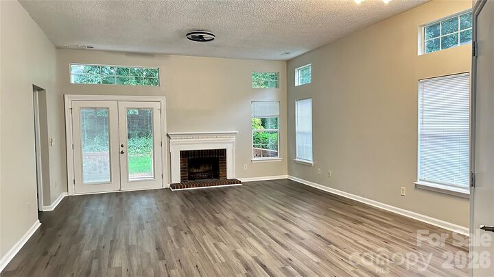 Property Photo: 4807 Pennant Place NC 28212