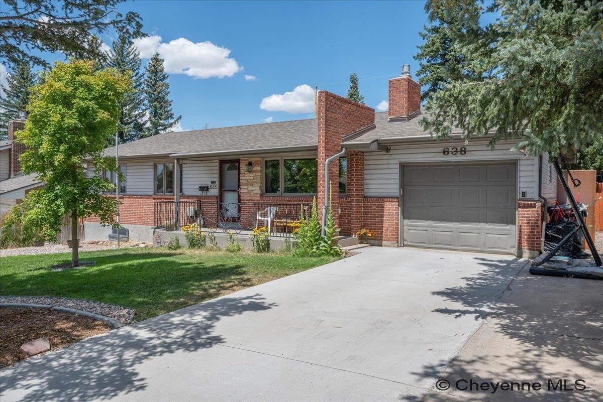 Property Photo: 638 Hirst St WY 82009
