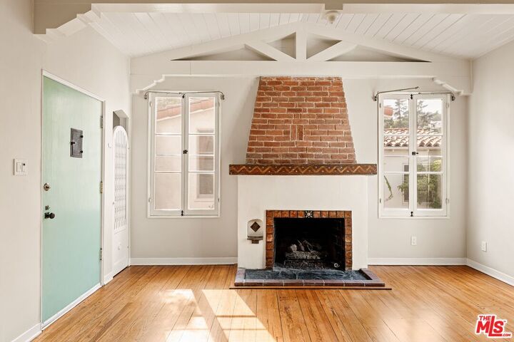 Property Photo:  3717 Arbolada Rd  CA 90027 