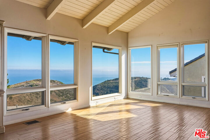 Property Photo: 2965 Seabreeze Dr CA 90265