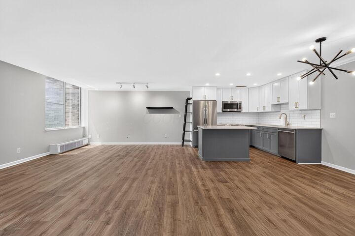 Property Photo: 1000 Urlin Avenue OH 43212