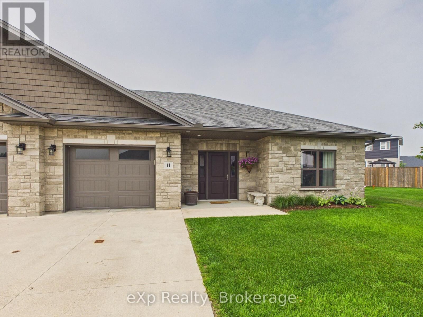 Property Photo: 1050 Waterloo Street 11 ON N0H 2C3