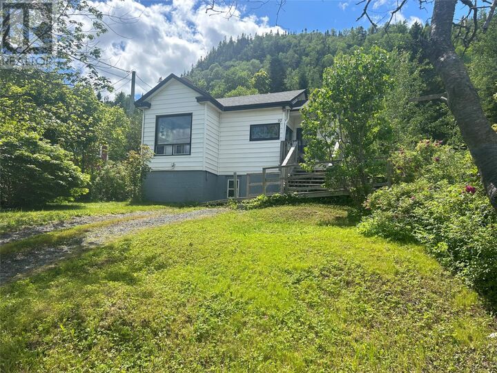 Property Photo:  92 Memorial Drive  NL A5A 1N4 