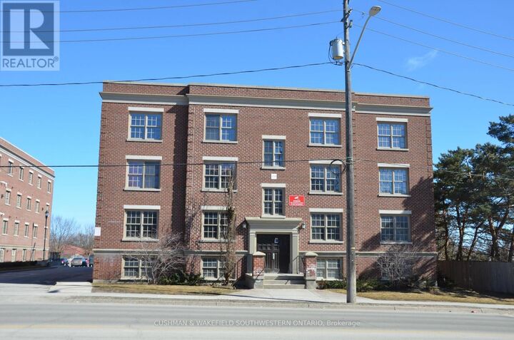 Property Photo: 359-363 Duckworth Street ON L4M 3X8