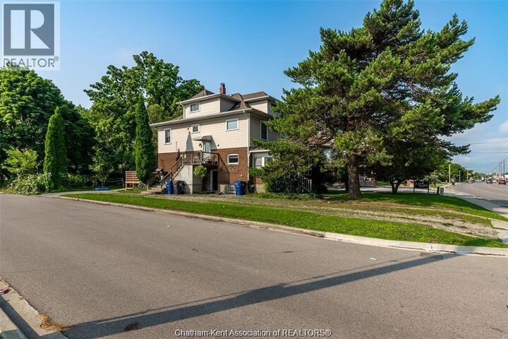 Property Photo: 266 Grand Avenue West ON N7L 1C1
