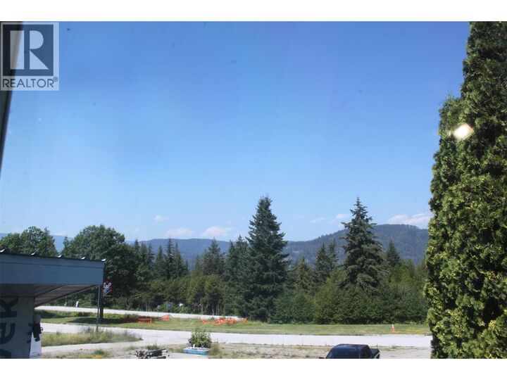 Property Photo: 129 Oak Street BC V0G 1K0