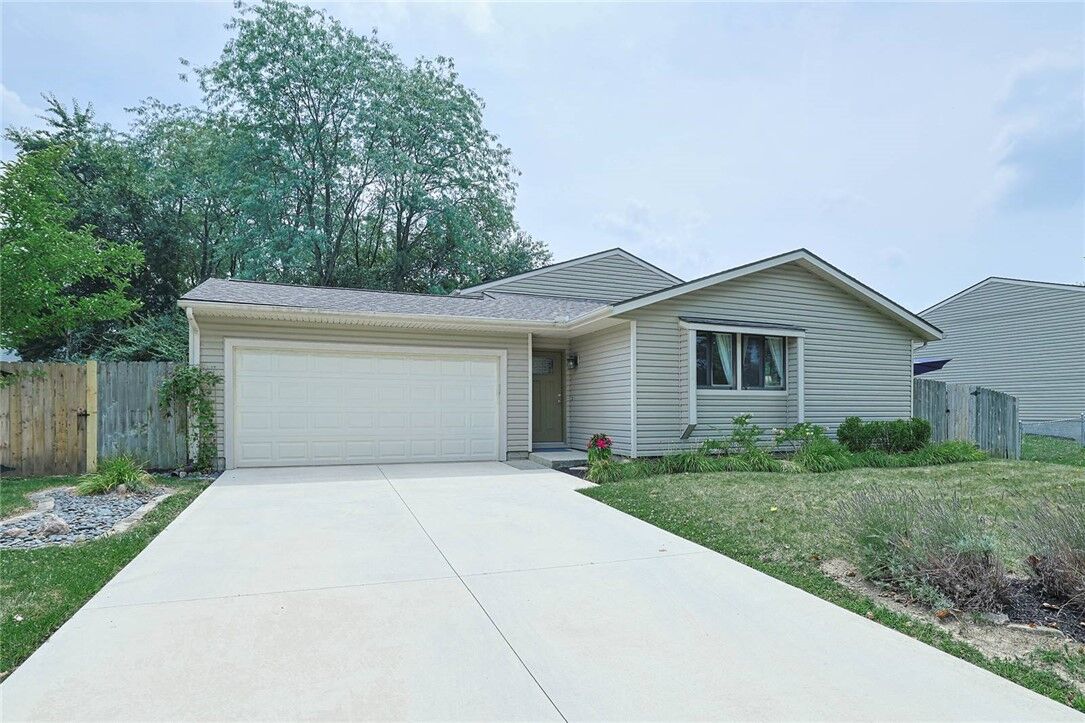 Property Photo:  5932 Pine Glen Lane  OH 45424 