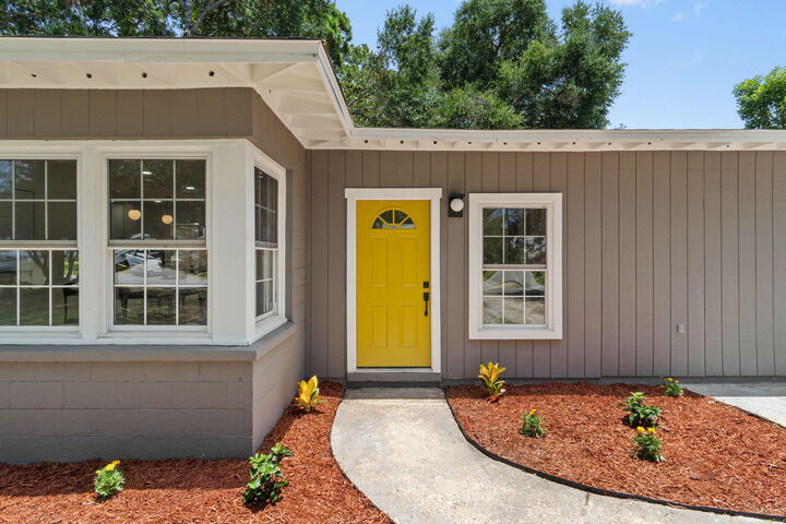 Property Photo:  227 NE Staff Drive  FL 32548 