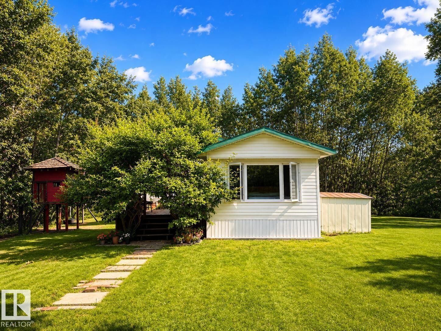 Property Photo: 126 50514 Range Road 202 AB T0B 4J2