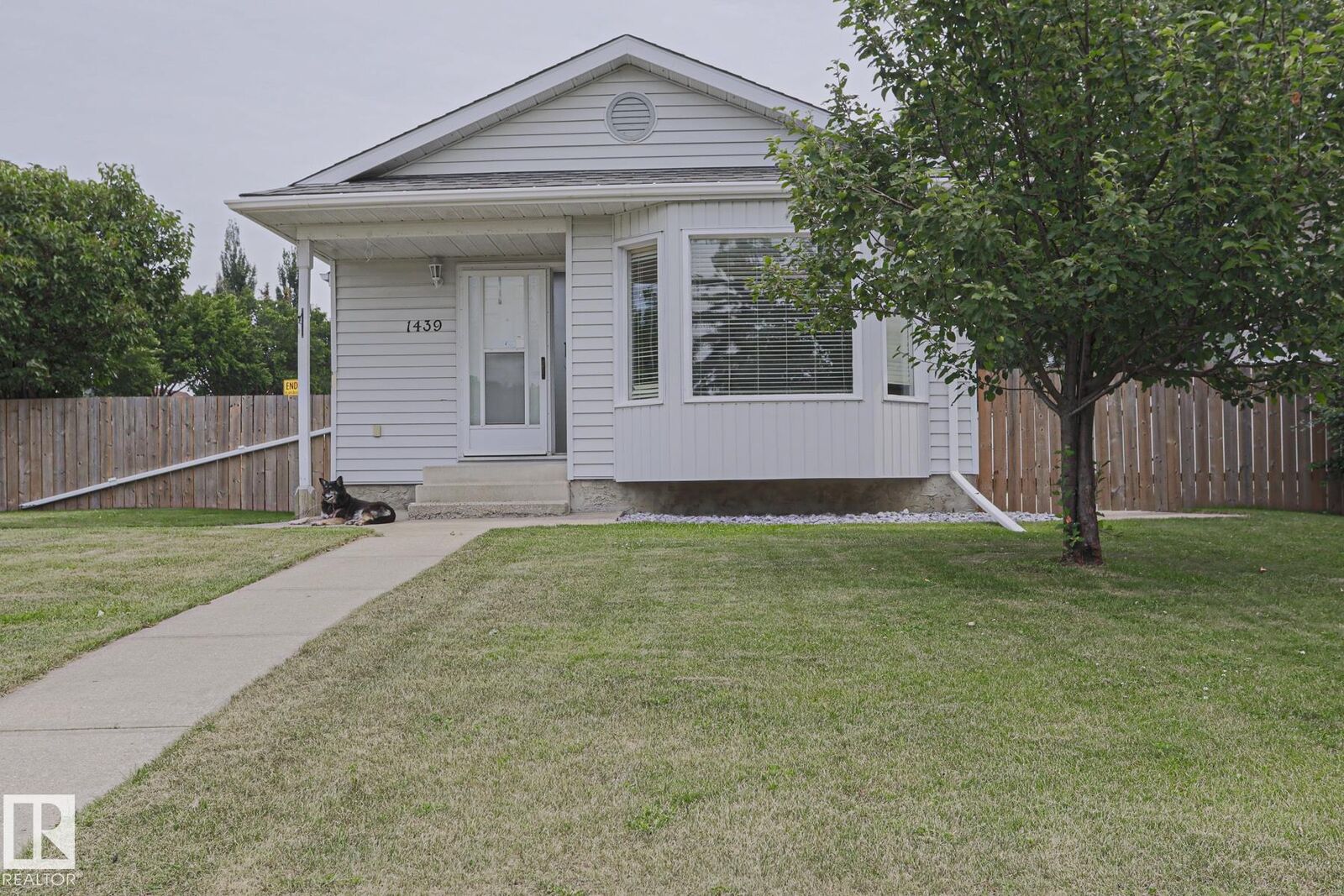 Property Photo:  1439 80 Street NW  AB T6K 2R3 