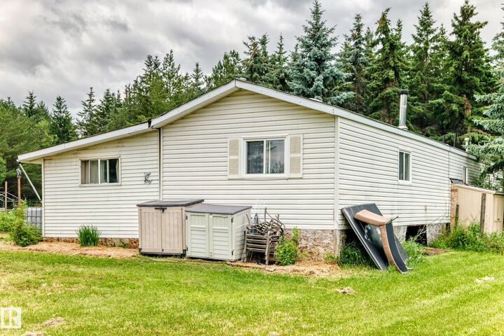 Property Photo: 23328 Hwy 37 AB T8L 5A5
