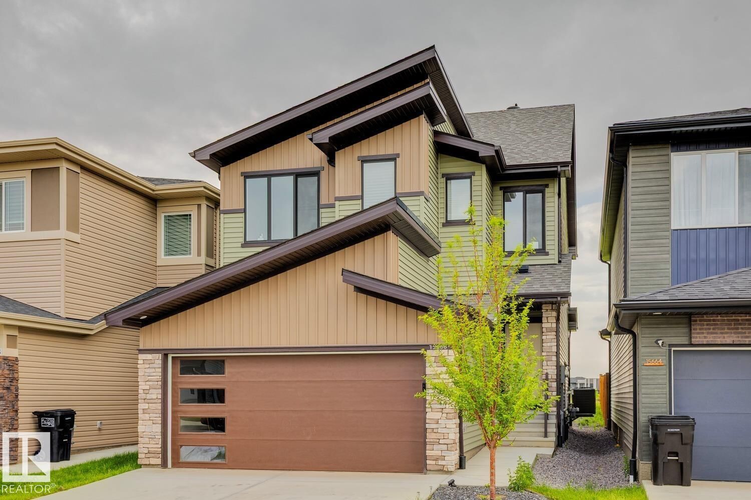 Property Photo: 15666 18 Avenue SW AB T6W 5C2