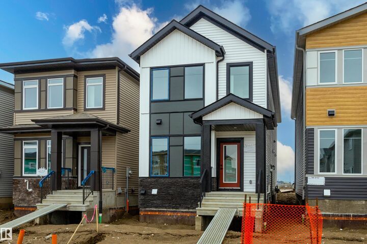 715 30 Street SW — photo 1