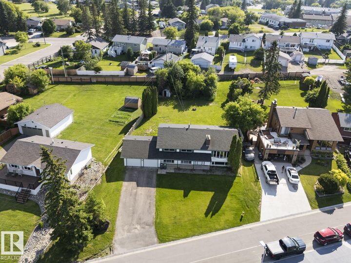 Property Photo: 315 Lakeshore Drive AB T9M 1A3