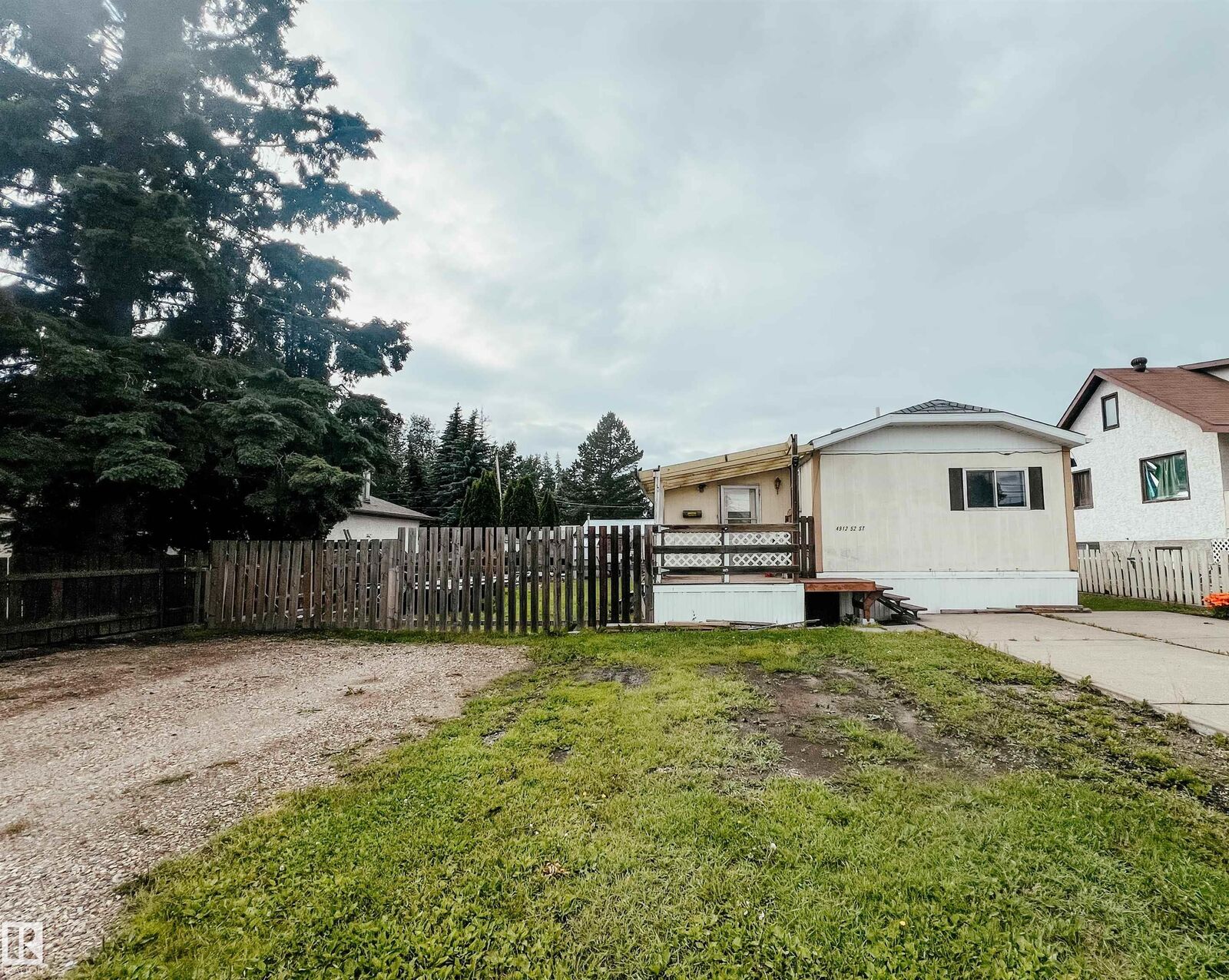 Property Photo: 4912 52 Street AB T0E 0S0