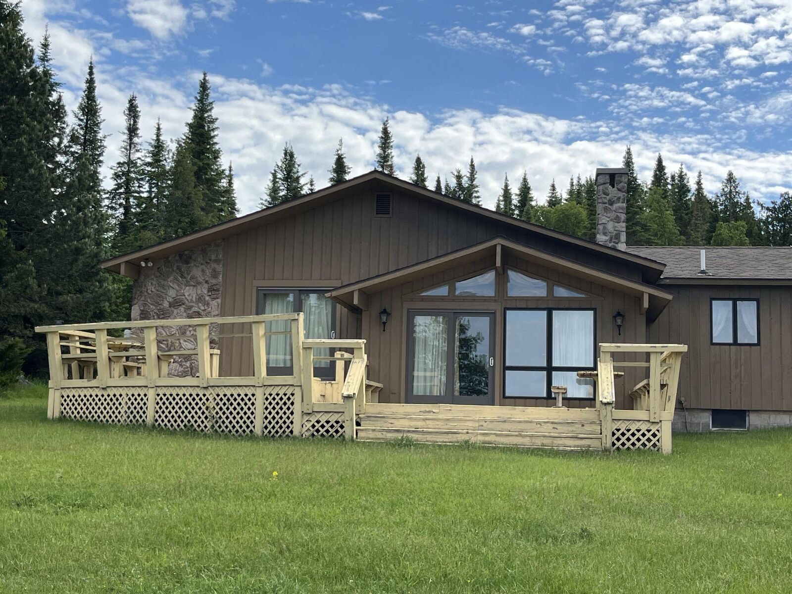 Property Photo:  1528 S Forest Ln  MI 49719 