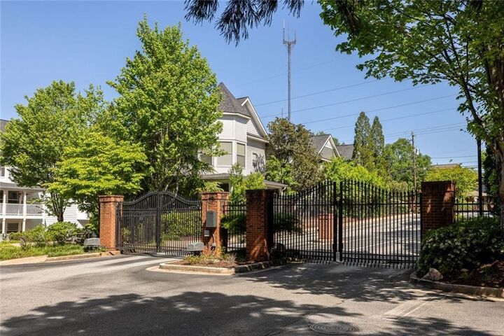 Property Photo: 951 Glenwood Avenue SE 102 GA 30316
