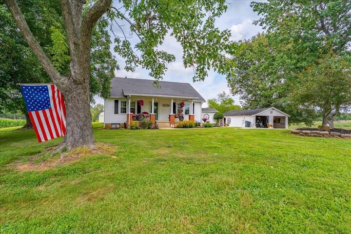 Property Photo: 5776 S Pleasant Valley Road KY 42452