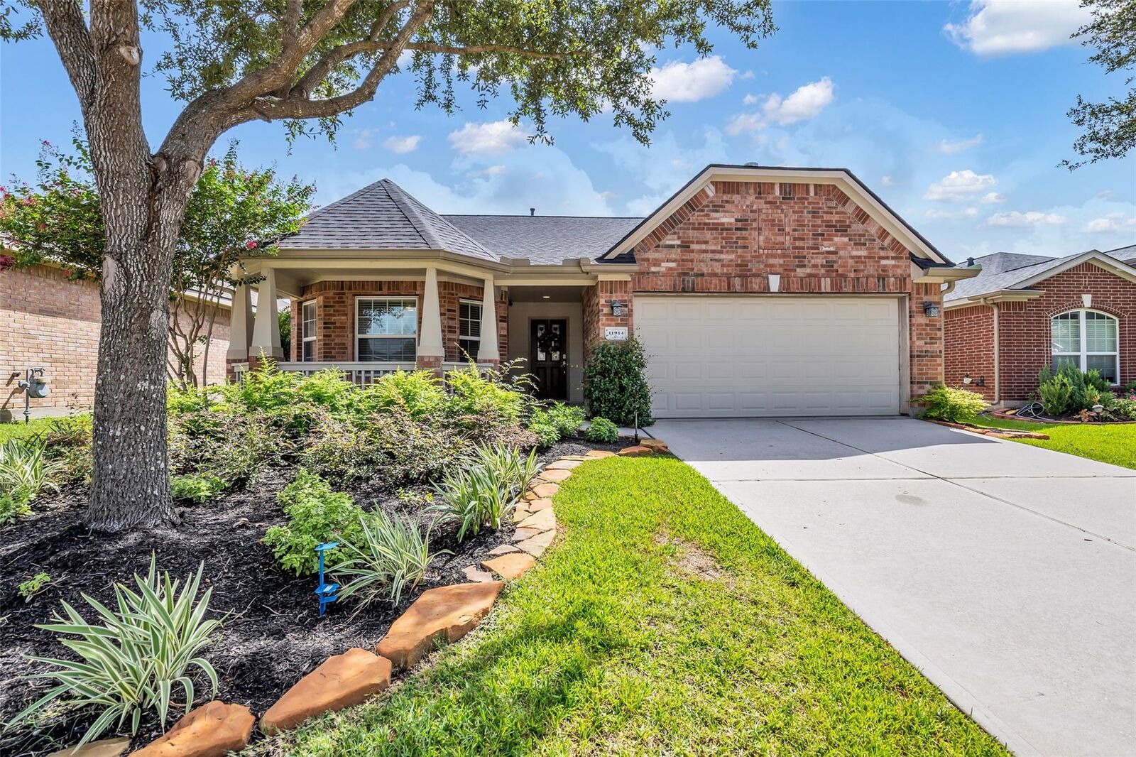 Property Photo: 11914 Golden Lodge Lane TX 77066