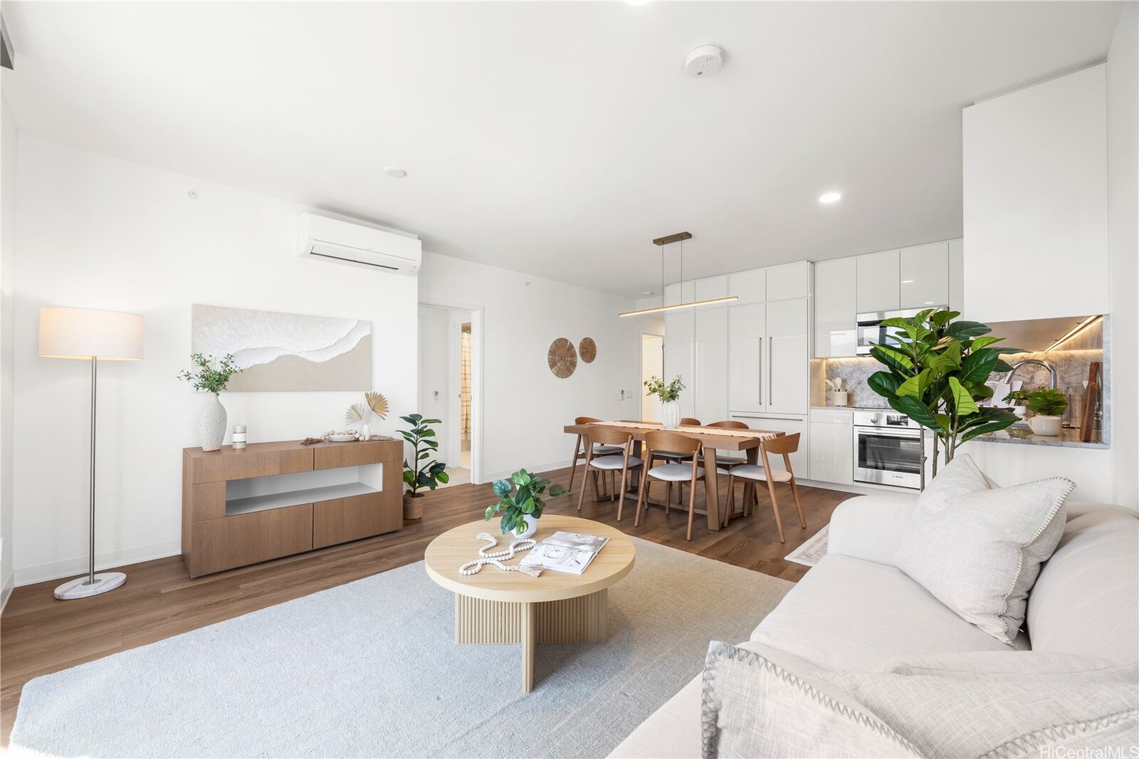 Property Photo: 987 Queen Street 1415 HI 96814