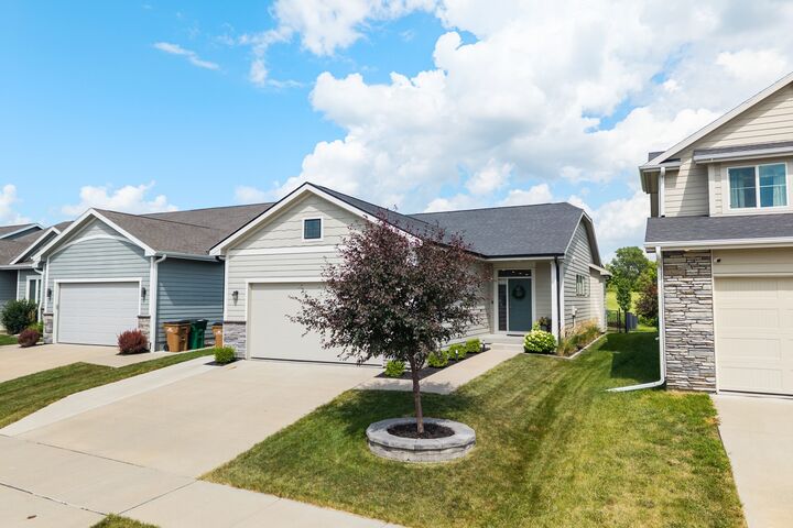 Property Photo:  1909 NE Heritage Drive  IA 50111 