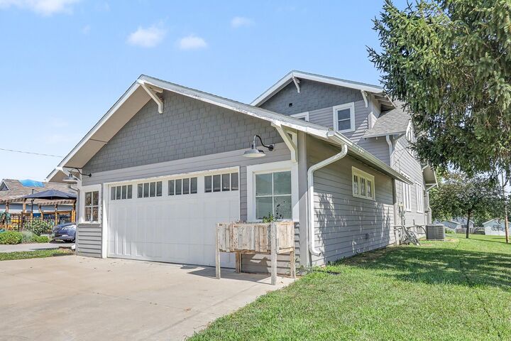 Property Photo: 722 E Main Street IA 50138