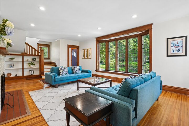 Property Photo:  120 Glenview Drive  IA 50312 
