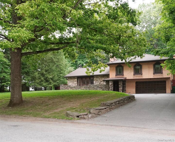 Property Photo:  50 Pleasant Ridge Drive  NY 12603 