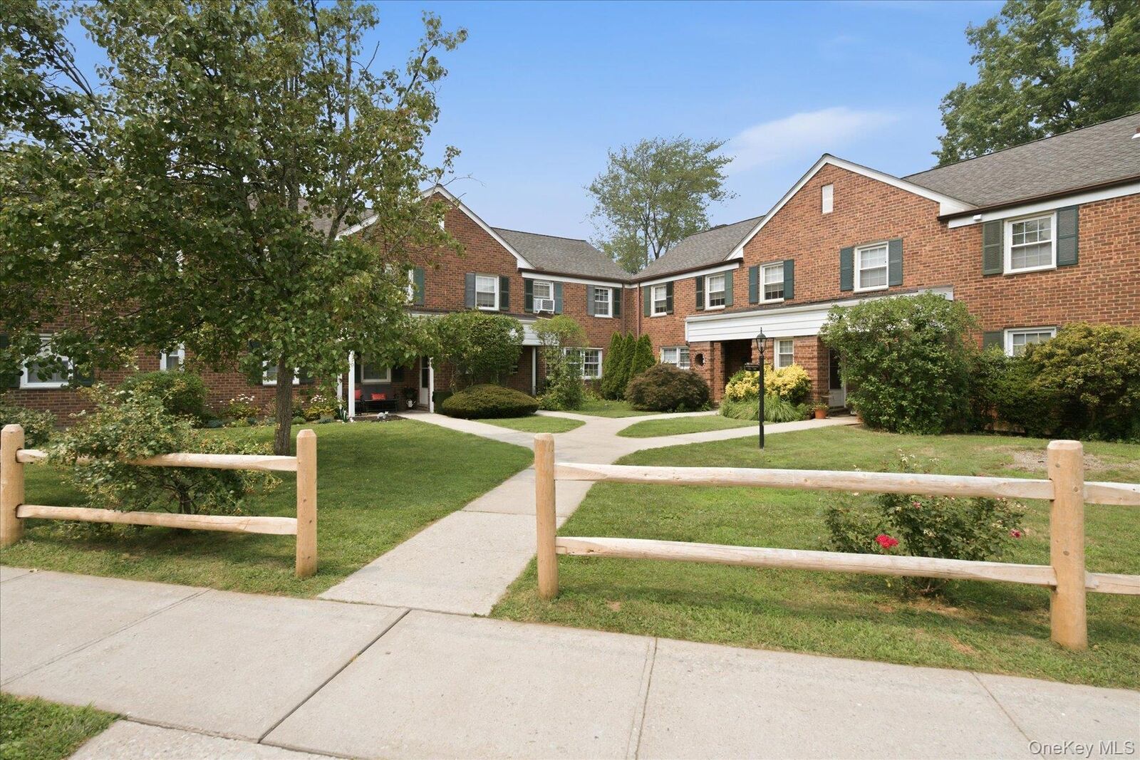 Property Photo:  117 Robins Road 117  NY 10801 