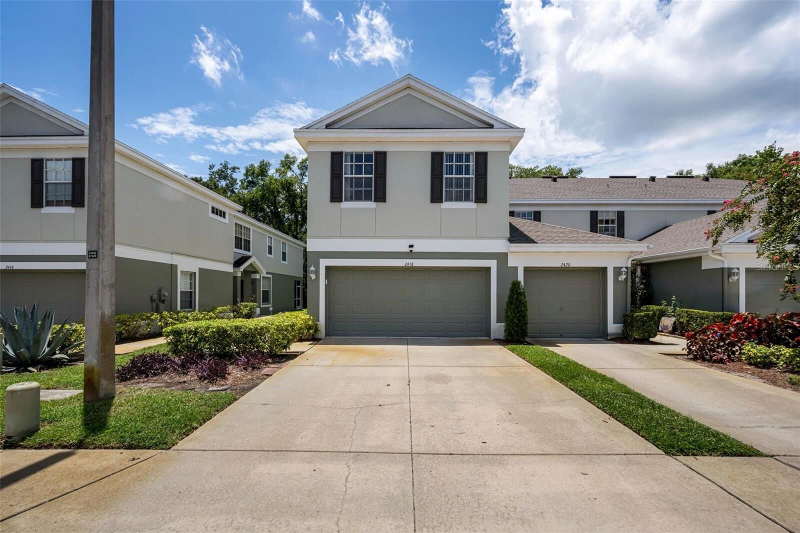 Property Photo: 2418 Earlswood Court FL 33510