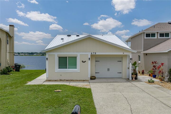 Property Photo: 679 Lake Dexter Circle FL 33884