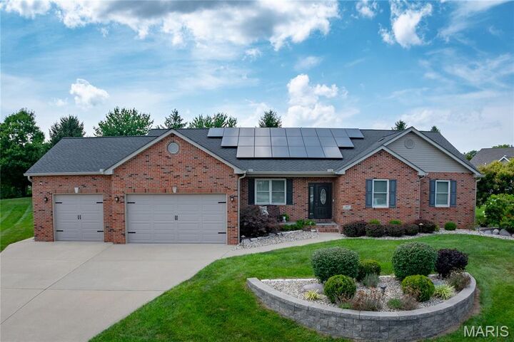 Property Photo:  417 Marbleton Circle  IL 62269 