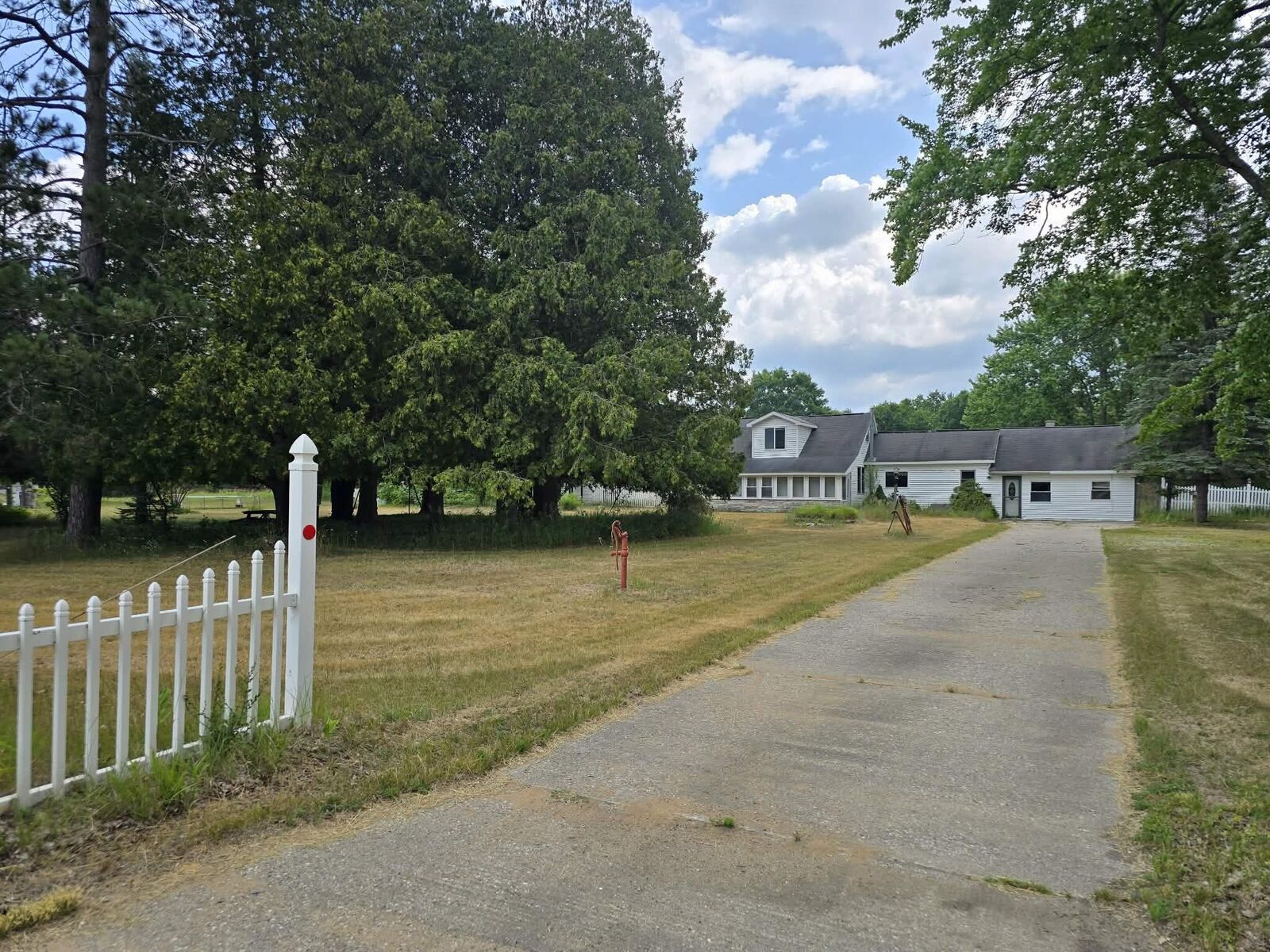 Property Photo: 14160 New Millpond Road MI 49307